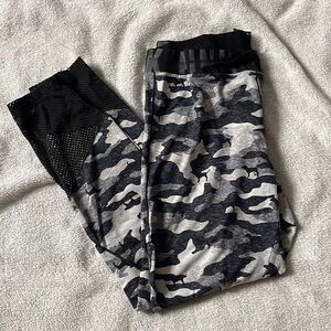 Victorias Secret Ultimate Doggy Camo Leggings